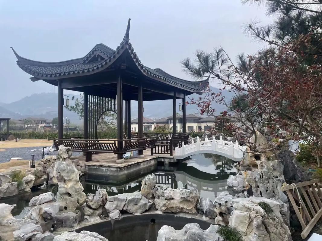 印尼菠萝格水榭凉亭.#园林景观工程 #古建筑之美 #施工现场